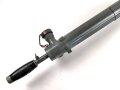 1.Weltkrieg Grabenperiskop von Goerz Berlin. Klare Durchsicht, Verstellung einwandfrei, mit dem zugehörigen Regenschutzdeckel. Gesamtlänge 75cm. Der abschraubbare Griff leicht beschädigt, sonst in aussergewöhnlich gutem Zustand