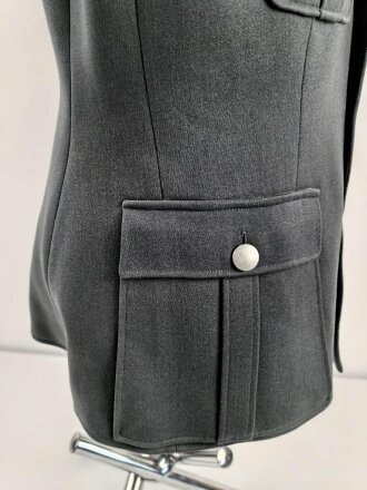 Luftwaffe, Waffenrock für einen Major Luftnachrichten. Eigentumstück in gutem Gesamtzustand, die Effekten originalvernäht, Schneideretikett von 1941