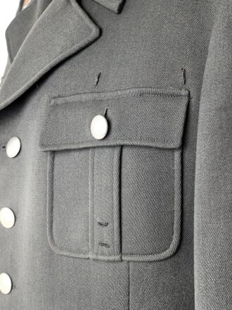 Luftwaffe, Waffenrock für einen Major Luftnachrichten. Eigentumstück in gutem Gesamtzustand, die Effekten originalvernäht, Schneideretikett von 1941