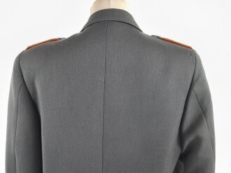 Luftwaffe, Waffenrock für einen Major Luftnachrichten. Eigentumstück in gutem Gesamtzustand, die Effekten originalvernäht, Schneideretikett von 1941
