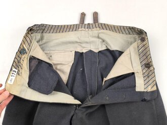 Luftwaffe, gerade Hose für Offiziere, einige Mottenschäden