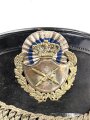 Bayern, Tschako für Landwehr Modell 1825. Der Deckel aus Blech, der silberne Kordon unvollständig. Innenfutter fehlt, sonst guter Gesamtzustand.