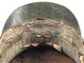 Bayern, Tschako für Landwehr Modell 1825. Der Deckel aus Blech, der silberne Kordon unvollständig. Innenfutter fehlt, sonst guter Gesamtzustand.