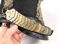 Bayern Landwehrtschako, Übergangsmodell 1850 mit Emblem des Bürgerwehrhelm M1850. Der Deckel vorne gebrochen, sonst guter Gesamtzustand