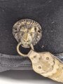 Bayern Landwehrtschako, Übergangsmodell 1850 mit Emblem des Bürgerwehrhelm M1850. Der Deckel vorne gebrochen, sonst guter Gesamtzustand