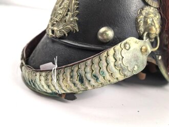 Bayern, Helm für Angehörige der Bürgerwehr Artillerie Modell 1850. Zusammengehöriges, in allen Teilen originales Stück