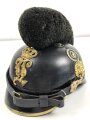 Bayern, Raupenhelm Modell 1868 für Mannschaften der Infanterie. Die originale Webpelzraupe mit kleinem Mottenschaden, sonst guter Gesamtzustand