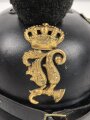 Bayern, Raupenhelm Modell 1868 für Mannschaften der Infanterie. Die originale Webpelzraupe mit kleinem Mottenschaden, sonst guter Gesamtzustand