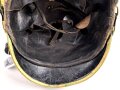 Bayern, Raupenhelm Modell 1868 für Mannschaften der Infanterie. Die originale Webpelzraupe mit kleinem Mottenschaden, sonst guter Gesamtzustand