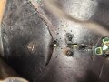 Bayern, Raupenhelm Modell 1868 für Mannschaften der Infanterie. Die originale Webpelzraupe mit kleinem Mottenschaden, sonst guter Gesamtzustand
