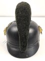 Bayern, Raupenhelm Modell 1868 für Mannschaften der Infanterie. Die originale Webpelzraupe mit kleinem Mottenschaden, sonst guter Gesamtzustand