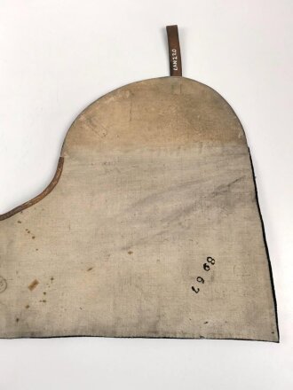 Belgien, Schabracke um 1900 in gutem Zustand. Dazu zwei Schabrunken in ähnlicher Form. Diverse kleinere Mottenschäden, dennoch in gutem Gesamtzustand