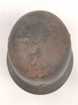 Luftwaffe, Stahlhelm Modell 1940. Originallack, ungereinigtes Stück, in allen Teilen original und zusammengehörig. hkp64