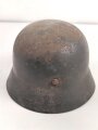 Luftwaffe, Stahlhelm Modell 1940. Originallack, ungereinigtes Stück, in allen Teilen original und zusammengehörig. hkp64