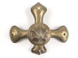Kreuzblatt mit abnehmbarer Spitze für eine Pickelhaube für Offiziere, Messing