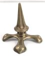 Kreuzblatt mit abnehmbarer Spitze für eine Pickelhaube für Offiziere, Messing