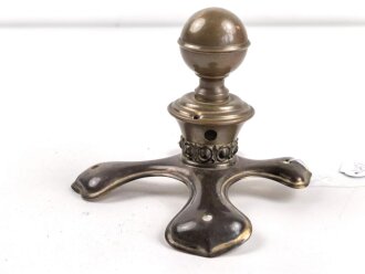 Kreuzblatt mit abnehmbarer Kugel für eine Pickelhaube für Offiziere, Messing
