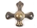 Kreuzblatt mit abnehmbarer Kugel für eine Pickelhaube für Offiziere, Messing