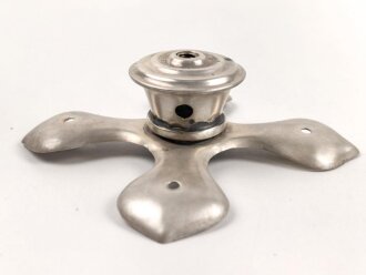 Kreuzblatt  für eine Pickelhaube Buntmetall versilbert, Gewinde 5,5mm