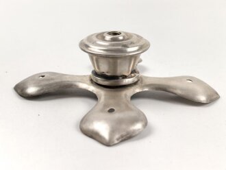 Kreuzblatt  für eine Pickelhaube Buntmetall versilbert, Gewinde 5,5mm