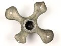 Kreuzblatt  für eine Pickelhaube Buntmetall versilbert, Gewinde 6mm