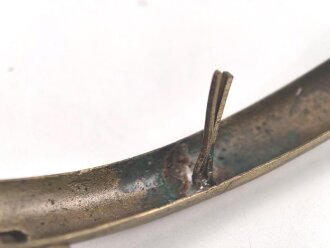 Hinterschiene für eine Pickelhaube, Messing, Länge ohne Befestigungen ca 17cm