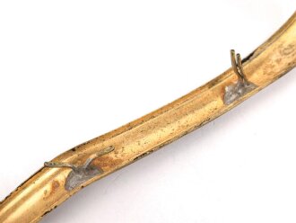 Hinterschiene für eine Pickelhaube, Messing, Länge ohne Befestigungen ca 17cm