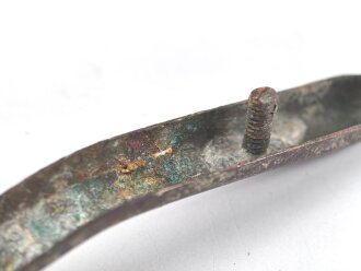 Hinterschiene für eine Pickelhaube, Messing, Länge ohne Befestigungen ca 16,5cm