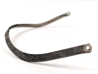 Vorderschiene für eine Pickelhaube, Gesamtlänge etwa 32,5cm, Buntmetall versilbert