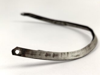 Vorderschiene für eine Pickelhaube, Gesamtlänge etwa 30cm, Buntmetall versilbert