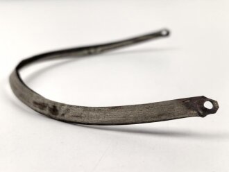 Vorderschiene für eine Pickelhaube, Gesamtlänge etwa 30cm, Buntmetall versilbert