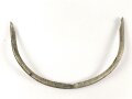Vorderschiene für eine Pickelhaube, Gesamtlänge etwa 32cm, Buntmetall versilbert