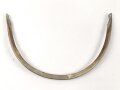 Vorderschiene für eine Pickelhaube, Gesamtlänge etwa 32cm, Buntmetall versilbert