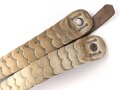 Schuppenkette für eine Pickelhaube. Gesamtlänge 36cm, silbern