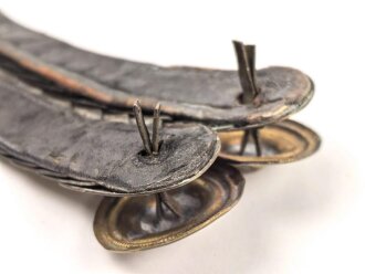 Schuppenkette für eine Pickelhaube. Gesamtlänge 32,5cm, Messing
