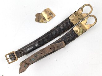 Schuppenkette für eine Pickelhaube. Gesamtlänge 34,5cm, Messing, defekt