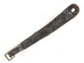 Teil einer Schuppenkette für eine Pickelhaube. Gesamtlänge 18cm, silbern