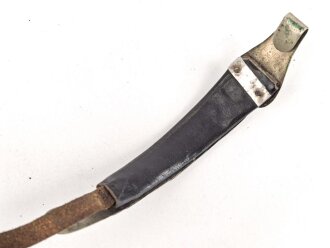 Teil einer Schuppenkette für eine Lederlhaube. Gesamtlänge 16,5cm, silbern