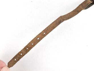 Teil einer Schuppenkette für eine Lederlhaube. Gesamtlänge 16,5cm, silbern