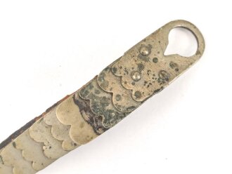 Teil einer Schuppenkette für eine Pickelhaube....