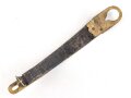 Teil einer Schuppenkette für eine Pickelhaube. Gesamtlänge 17cm, Messing