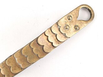 Teil einer Schuppenkette für eine Pickelhaube....