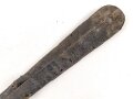 Teil einer Schuppenkette für eine Pickelhaube. Gesamtlänge 17,5cm, Messing , leicht defekt