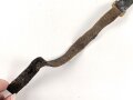 Teil einer Schuppenkette für eine Pickelhaube. Gesamtlänge 17,5cm, Messing , leicht defekt
