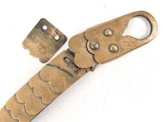 Teil einer Schuppenkette für eine Pickelhaube....