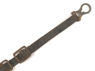 1.Weltkrieg, Kinnriemen für eine Pickelhaube für Mannschaften. Gesamtlänge mit Beschlägen 33cm