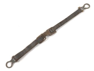 1.Weltkrieg, Kinnriemen für eine Pickelhaube für Mannschaften. Gesamtlänge mit Beschlägen 33cm