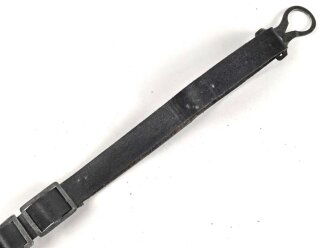 1.Weltkrieg, Kinnriemen für eine Pickelhaube für Mannschaften. Gesamtlänge mit Beschlägen 39,5cm. Neuzeitliche Fertigung