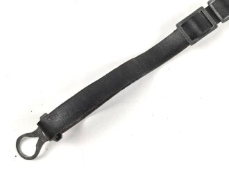 1.Weltkrieg, Kinnriemen für eine Pickelhaube für Mannschaften. Gesamtlänge mit Beschlägen 39,5cm. Neuzeitliche Fertigung