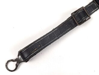1.Weltkrieg, Kinnriemen für eine Pickelhaube für Mannschaften. Gesamtlänge mit Beschlägen 32cm. Neuzeitliche Fertigung